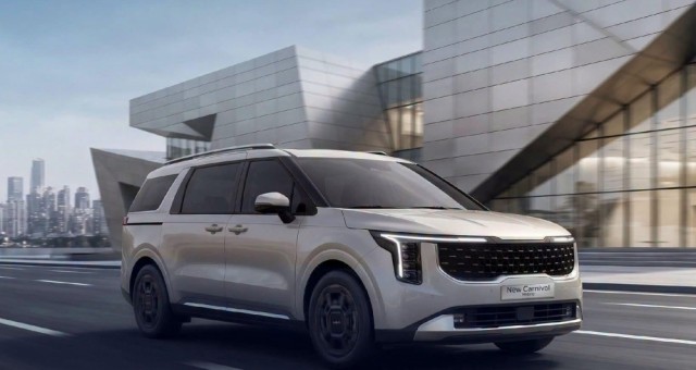 Kia Carnival Hybrid có bản 8 chỗ giá 'mềm' hơn, chỉ từ 1,379 tỷ đồng